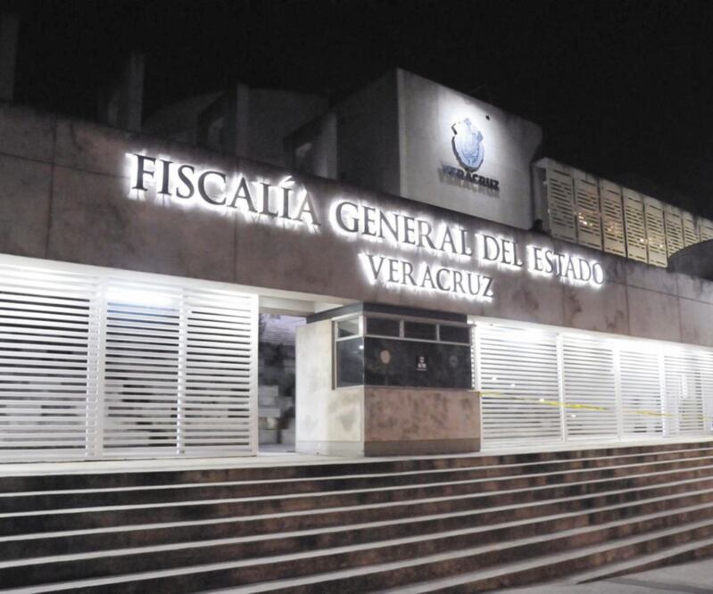 Pesquisa. La Fiscalía General del Estado (FGE) informó que investiga la probable participación de empleados de Santander en el robo. ESPECIAL