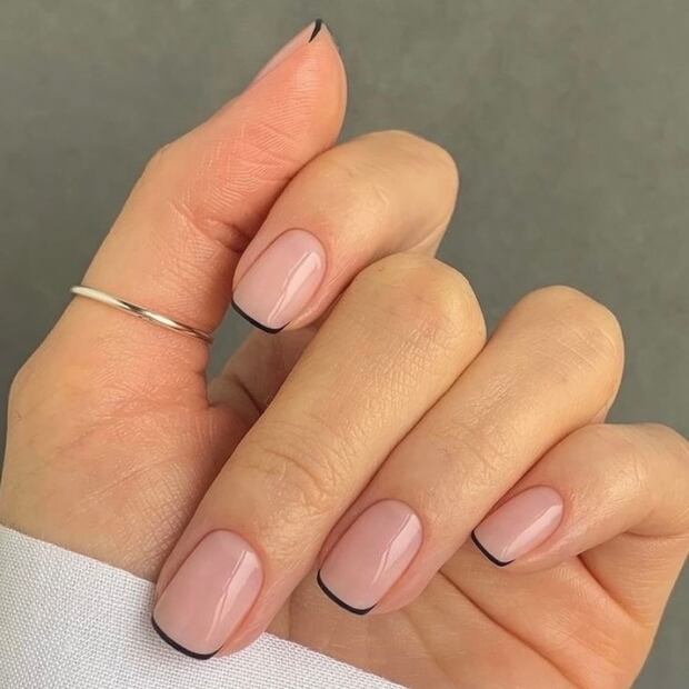 Explora nuevas versiones de la manicura francesa. Foto: Instagram @alura_beauty_wellness
