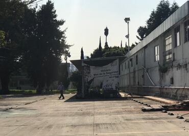 Integrantes del SME irrumpen en instalaciones de CFE de Lechería