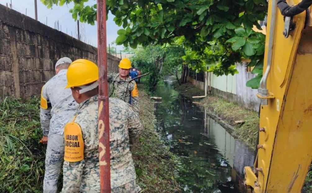 Elementos federales supervisan zonas afectadas por lluvias en Veracruz (19/06/2025). Foto: Especial