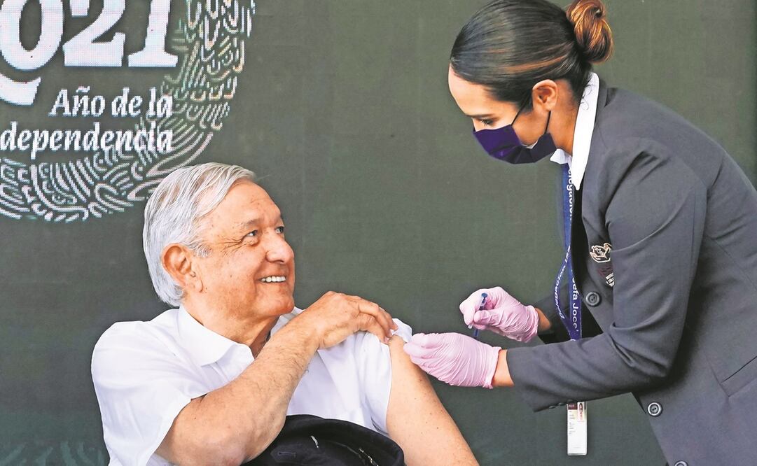 El presidente López Obrador, tras ser vacunado con la dosis de refuerzo en Zapopan. Foto: PRESIDENCIA