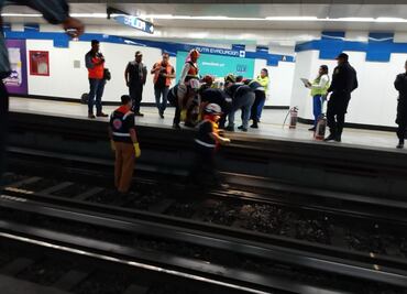 Hombre pierde la vida tras caer a vías del Metro en estación Revolución; servicio funciona con regularidad