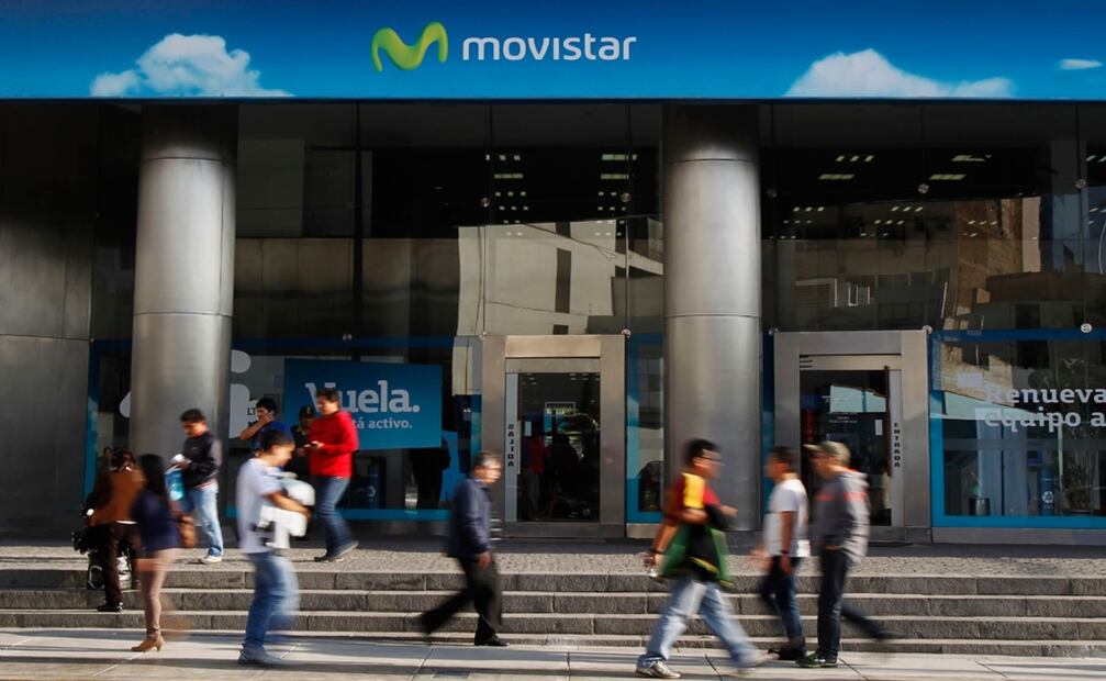 La directora de Asuntos Públicos de Movistar explicó que debiera considerarse eliminar el IEPS de 3%, con que se grava adicionalmente al 16% de IVA al sector porque ello permitirá 2.2 millones más de conexiones. Foto: Archivo/El Universal