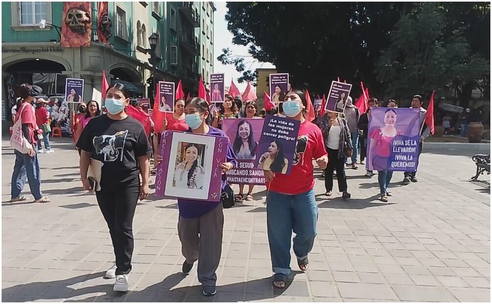 Protesta frente al palacio de gobierno en la ciudad de Oaxaca por desaparición de la activista y abogada Sandra Domínguez Martínez (19/11/2024). Foto: Juan Carlos Zavala / EL UNIVERSAL