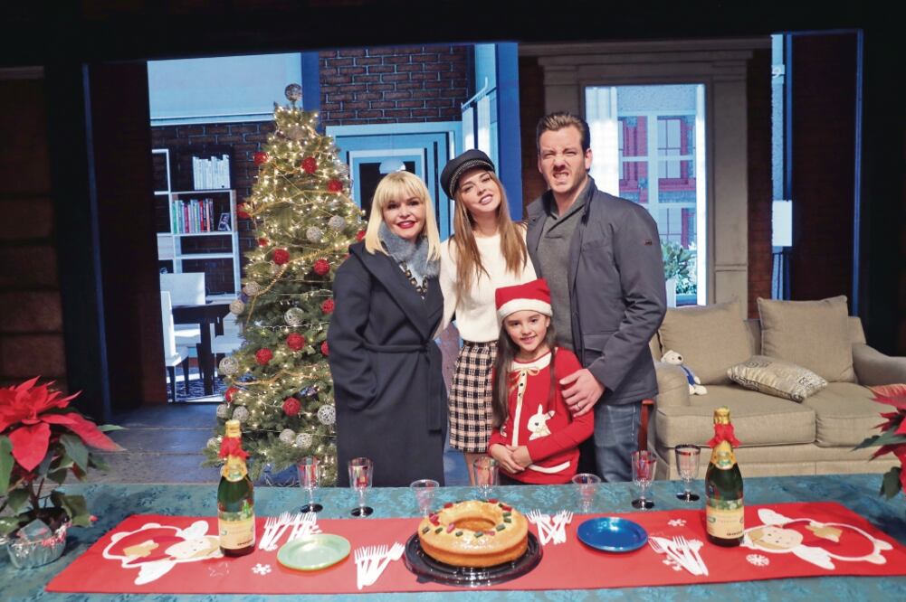Itatí, Fabiola Guajardo, Juan Diego Covarrubias y Nuria Loya actúan en la obra. Foto: JUAN CARLOS REYES. EL UNIVERSAL