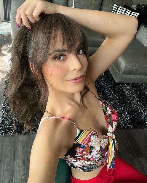 Esmeralda Ugalde. Fuente: Instagram @esmeoficial.