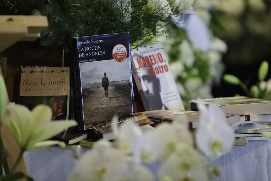Ciudad de México 26/08/2023 Aspectos del velorio de el escritor Ignacio Solares dónde familiares y amigos esperan su cuerpo en la funeraria Gayosso de Felix Cuevas . Foto: Fernanda Rojas