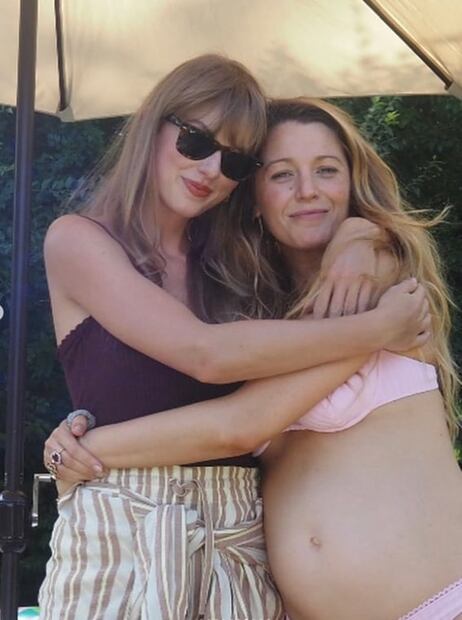 Blake Lively compartió fotos de su baby bump para que los paparazzi la dejen en paz