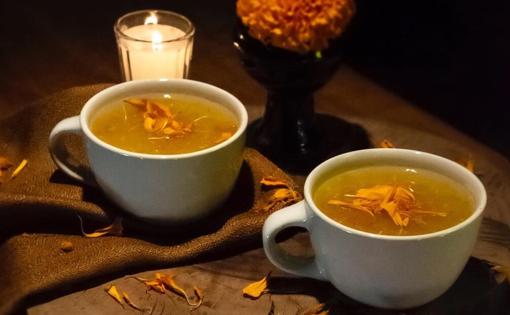 Atole de cempasúchil con mandarina. Foto: cortesía