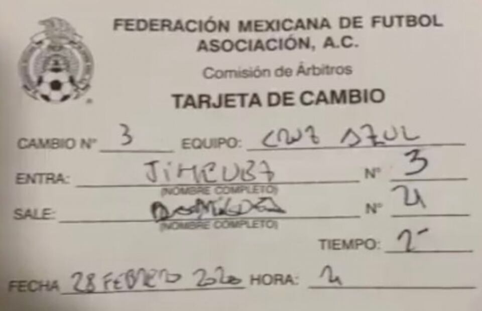 ¿Por qué castigarían al árbitro del error en la tarjeta de cambio de Cruz Azul?