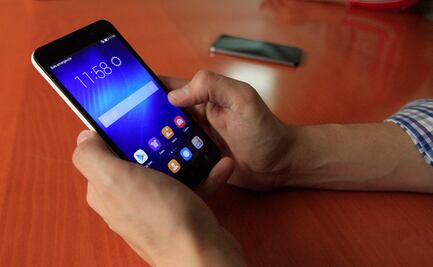 Internet y celulares dejan obsoletos a los teléfonos públicos