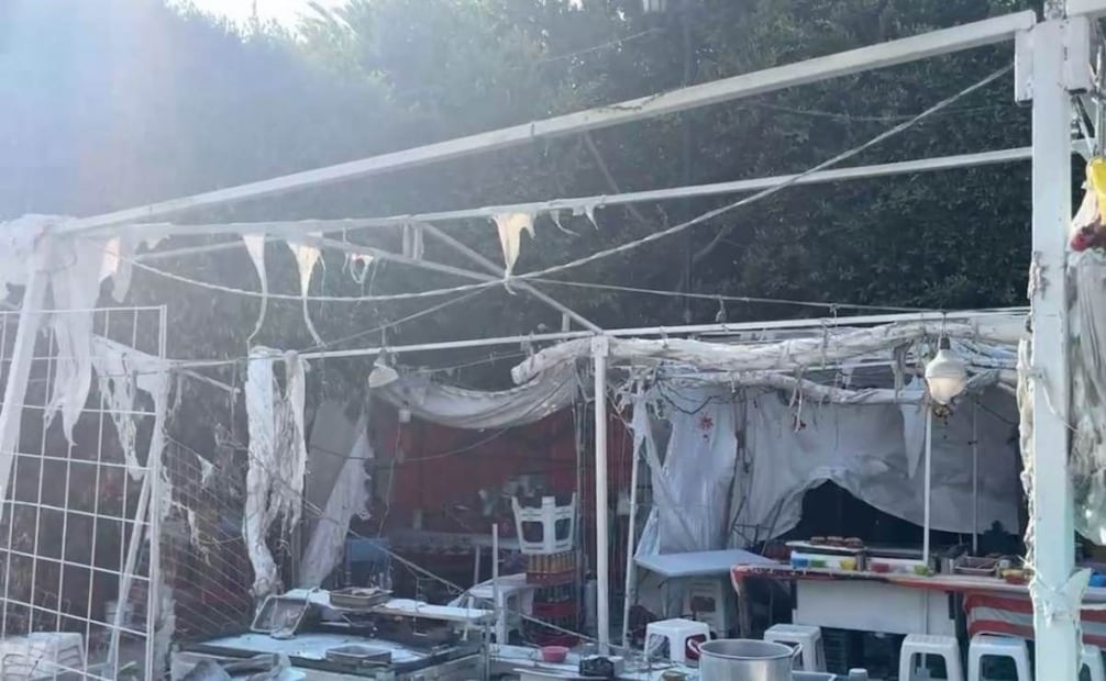 Explosión por fuga de gas en tianguis navideño de Teoloyucan; hay 10 lesionados.
Foto: Especial.