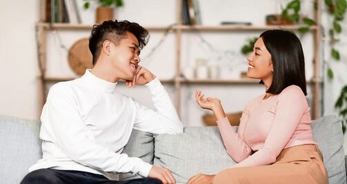 Atraen más las semejanzas físicas y costumbres, que los polos opuestos 