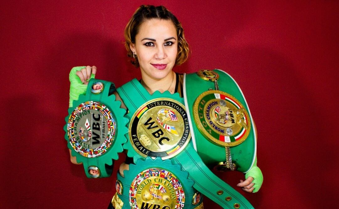 Zulina Muñoz con sus campeonatos del CMB - FOTO: Especial