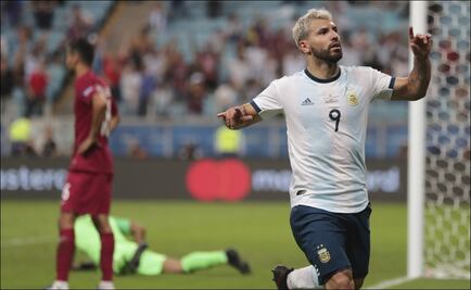 Argentina clasifica a cuartos tras discreto triunfo ante Qatar