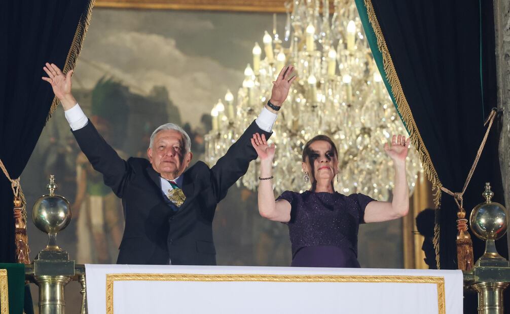 Andrés Manuel López Obrador, presidente de México, encabezó su último grito de independencia en el balcón presidencial de Palacio Nacional. Foto: Diego Simón Sánchez / EL UNIVERSAL