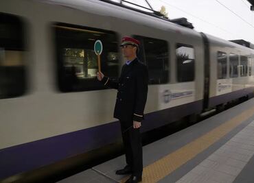 Reanudan servicio ferroviario en Grecia tras desastre que dejó 57 muertos