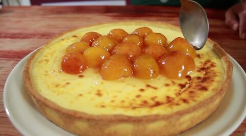 Receta navideña: Prepara un rico pay de tejocote al estilo Yuri de Gortari