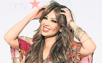 Thalía presume su diminuta cintura