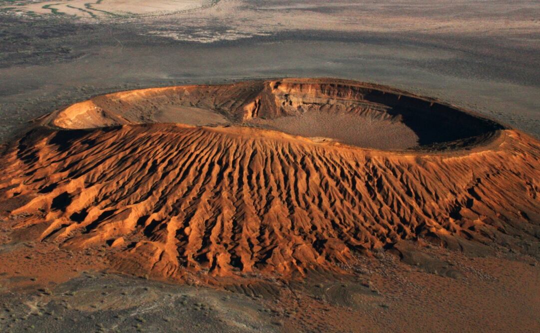 Cráter El Elegante, en El Pinacate. Es una de los mayores atractivos de Sonora. Foto: Semarnat. Héctor Munro