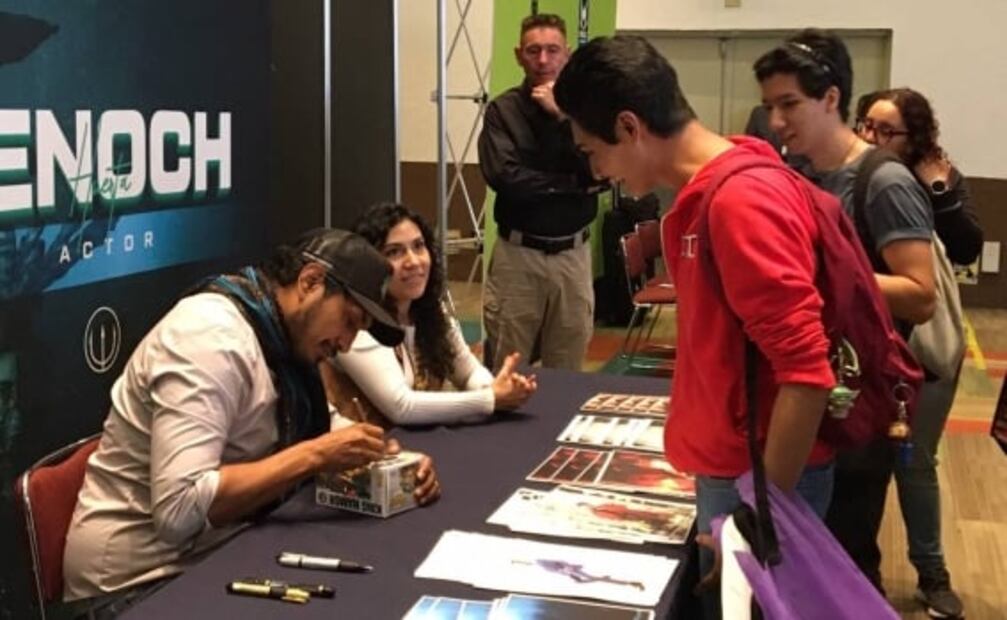 Tenoch Huerta enloquece la Mole Convention: "¡te amo!" y "¡hazme un hijo!", le gritaron las fans