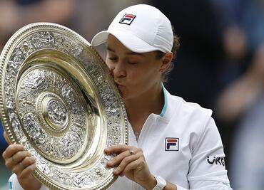 Ashleigh Barty gana su primer Wimbledon; se reafirma como la uno del mundo