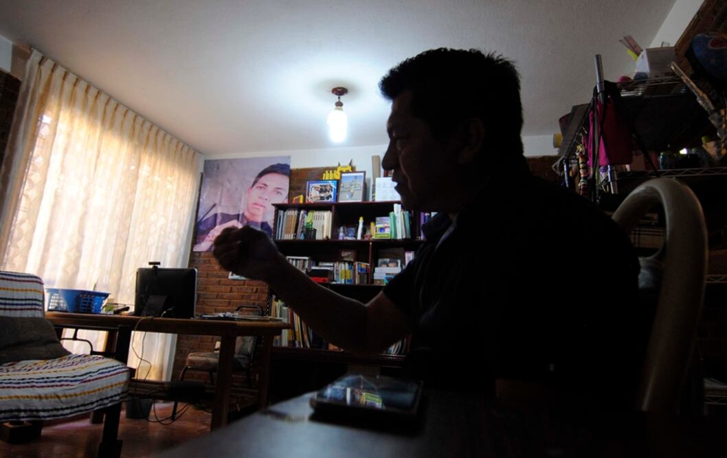 A Lamberto Castro la vida le dio una oportunidad que muy pocos quisieran tener: la noche del 9 de julio de 2016 alcanzó a llegar al hospital Raymundo Abarca Alarcón a escuchar el último suspiro de su hijo Kevin Castro Domínguez, de 18 años. 