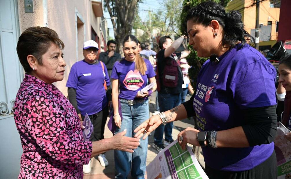 Con oleada violeta llevan asesoría a 23 mil mujeres de CDMX.
Foto: Especial.
