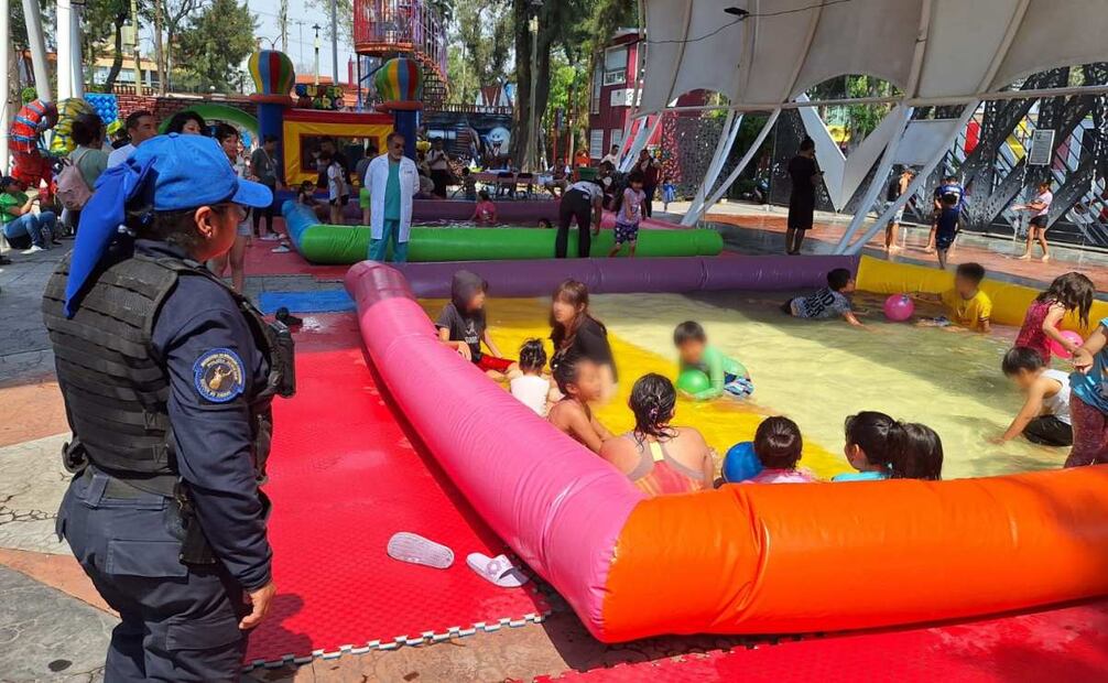 Elementos de seguridad resguardan los parque acuáticos (17/04/2025). Foto: Especial