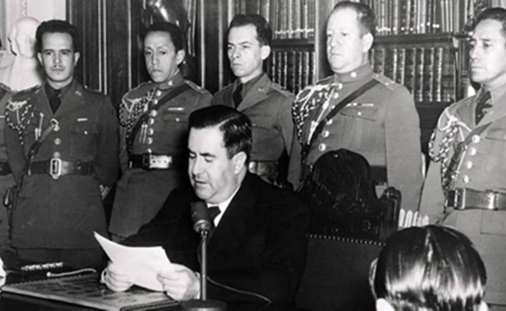 Manuel Ávila Camacho (centro) era el presidente en turno cuando México le declaró la guerra a las potencias del Eje. ESPECIAL.