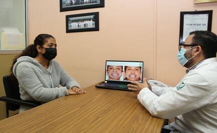 A los 8 años una caída cambió su vida; a sus 44, una operación le permitió recuperar la movilidad de la boca, hablar y deglutir