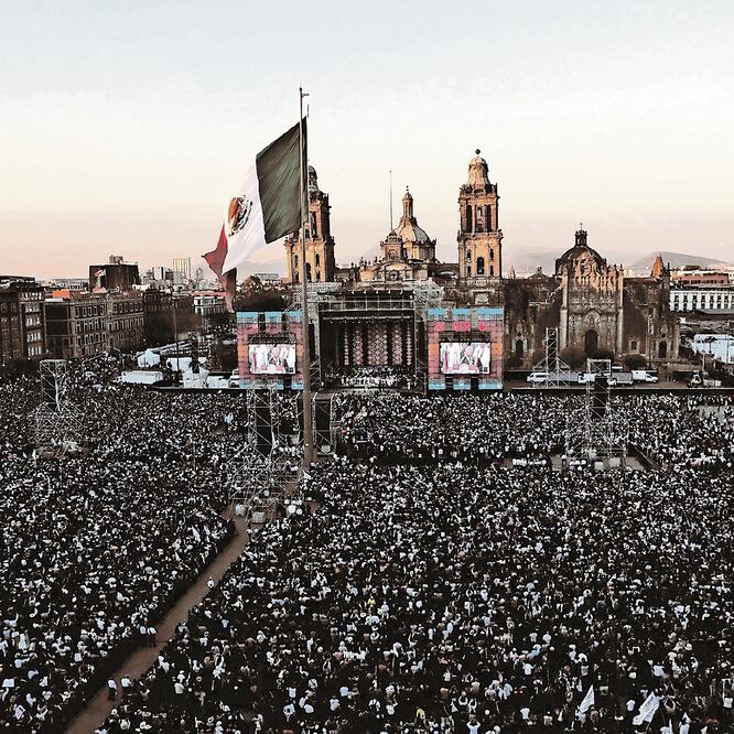 En su toma de protesta como presidente, el 1 de diciembre de 2018, Andrés Manuel López Obrador realizó un mitin en la plancha del Zócalo capitalino. ARCHIVO EL UNIVERSAL