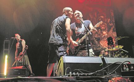 Ska-P arrolla con su música el Palacio de los Deportes