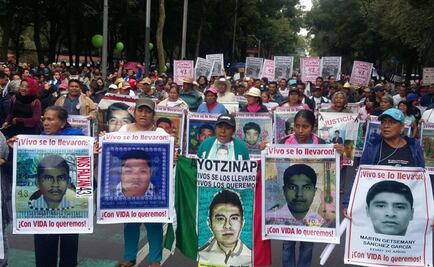 Mexico agrees to relaunch investigation of missing students