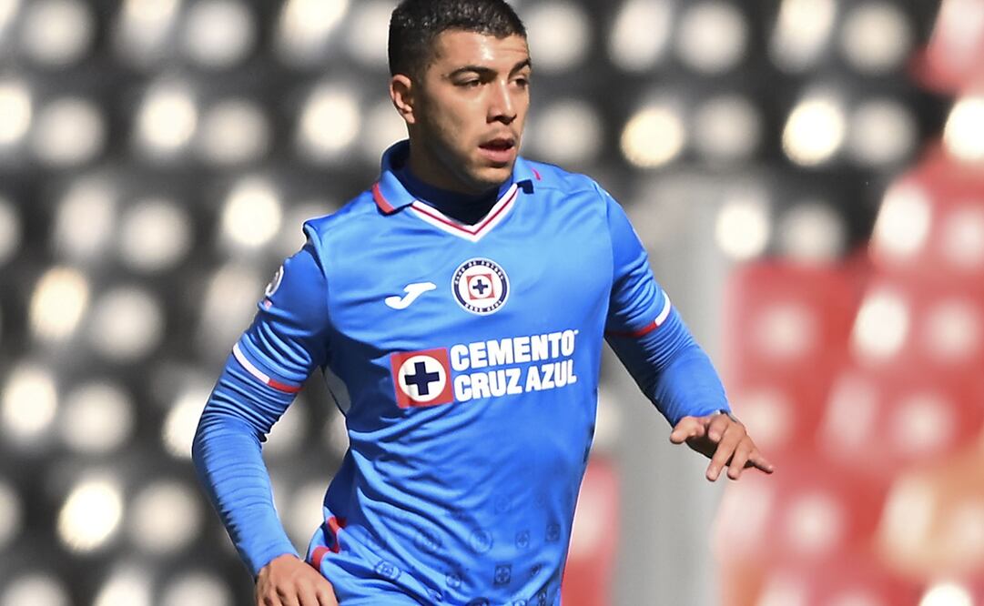 Erik Lira durante un juego de preparación con Cruz Azul / Foto: Imago7