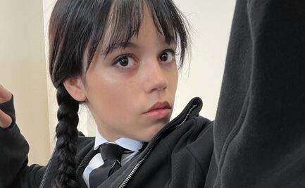 Jenna Ortega impacta con top de cuero y guantes voluminosos