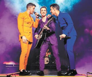 Covid infecta shows, parques y teatros