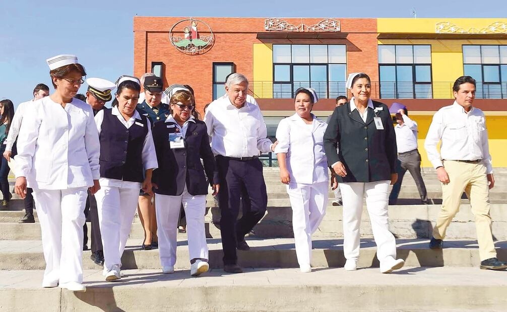 Última conmemoración del 6 de enero como Día de la Enfermera, encabezada por Andrés Manuel López Obrador en 2020. Con un recibimiento complicado, el presidente destacó los esfuerzos por terminar con la corrupción al interior del sector salud. Foto: Presidencia/ESPECIAL.