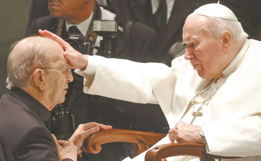 El fundador de los Legionarios de Cristo, Marcial Maciel (izq.), fue señalado por el Vaticano por sus comportamientos “objetivamente inmorales”. Foto: ARCHIVO EL UNIVERSAL