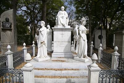 En franco deterioro, la Rotonda de las Personas Ilustres