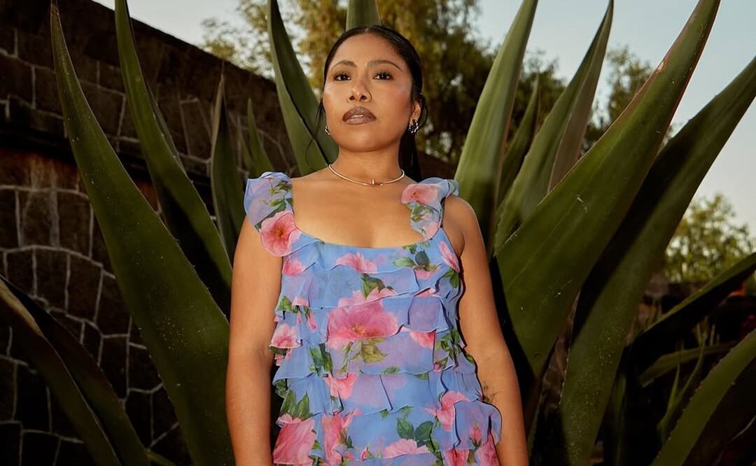 Yalitza Aparicio luce outfit con falda de mezclilla con estilo. Foto: Especial. Instagram @yalitzaapariciomtz