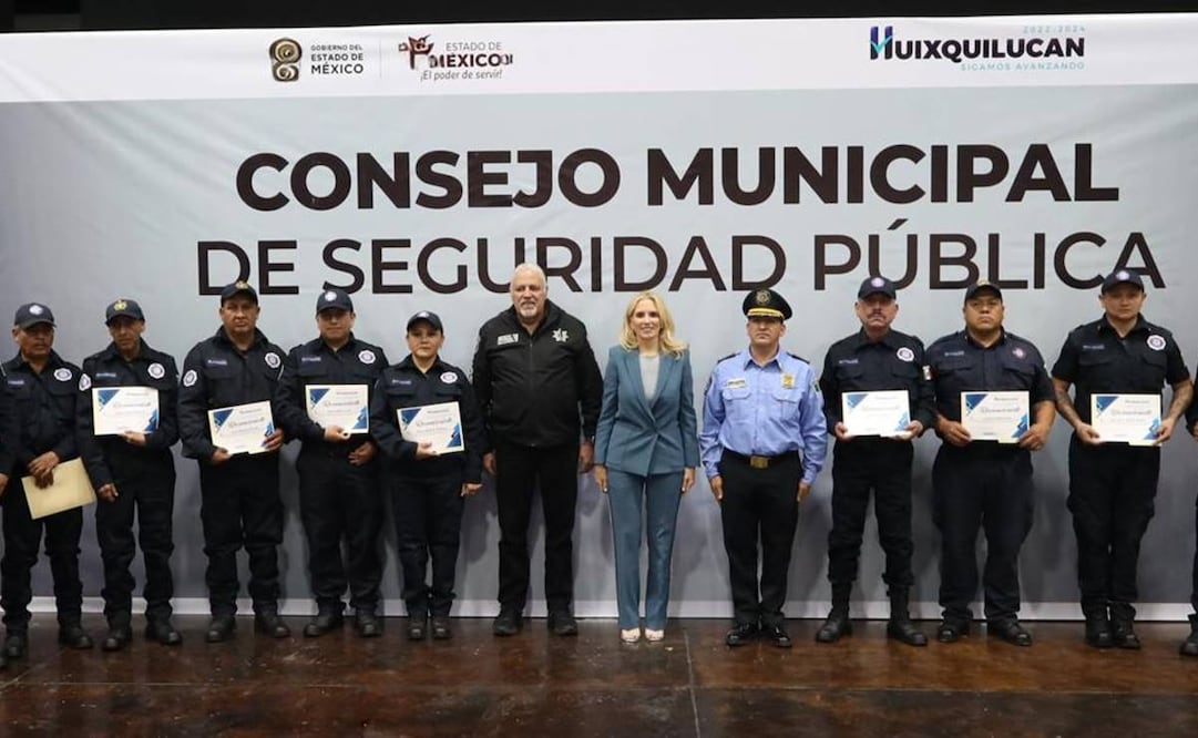 Reconocen a elementos del cuerpo de bomberos de Huixquilucan / Foto: Especial