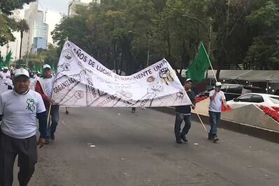Marchan campesinos por Reforma rumbo al Zócalo