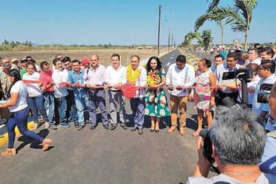Inauguran primera etapa de vía en Copala 