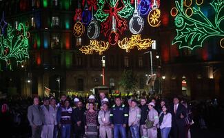 VIDEO Brugada encabeza encendido navideño en Zócalo de CDMX; "Construimos alegría y convivencia en este hermoso lugar", dice
