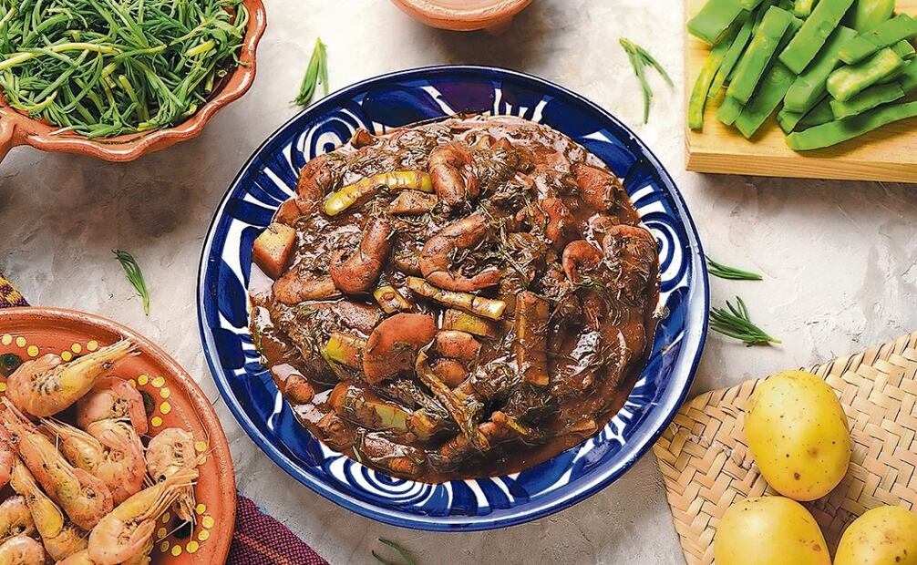 Los romeritos con camarón, un platillo que no puede faltar en la mesa de las familias mexicanas en Navidad. Foto: Especial (24/12/2024)