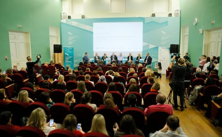 Discuten sobre cultura en la globalización