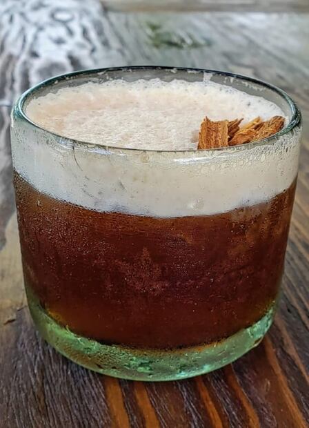 Carajillo mexicano, un drink preparado con licor de maíz