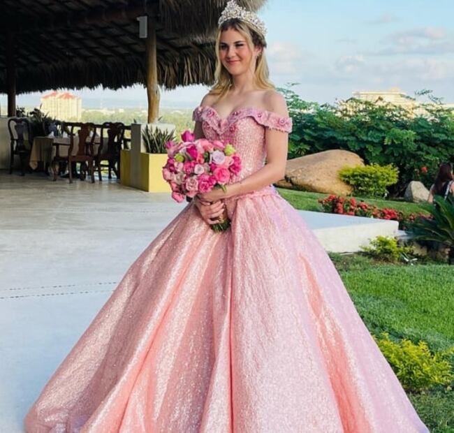 Michelle Vieth festejó los XV años de su hija; Mitzy diseñó el vestido y Raquel Bigorra fue la madrina 