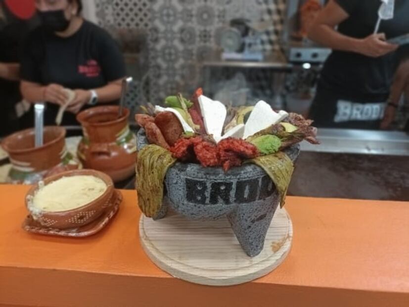 Jorge Campos inaugura su Taquería Los Brody’s en la CDMX